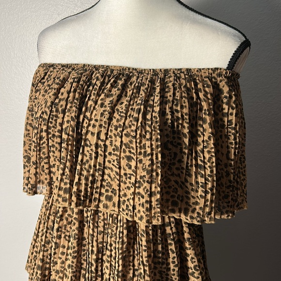 Off Shoulder Tiered Leopard Print Midi Dress sz S - Picture 2 of 4